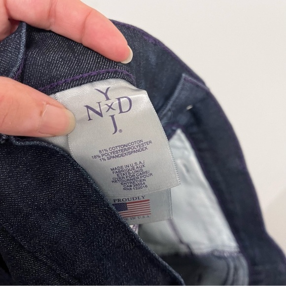 NYDJ Cropped Dark Wash Jeweled Pocket Jeans NWOT Lift Tuck Technology Size 2 - Picture 8 of 13